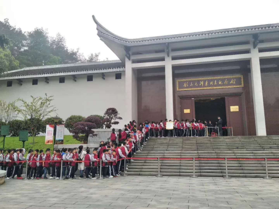 南京民办中华中学韶山研学旅行_湖南研学旅行网